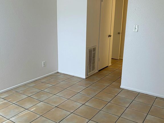 4th image of 1701 W TUCKEY Lane #138
