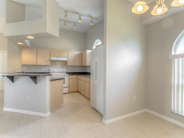 4944 Palm View Dr N — Photo 5