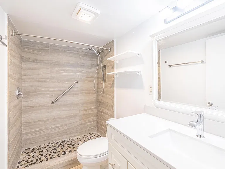 1505 NE 5th Ct #3 — Photo 15