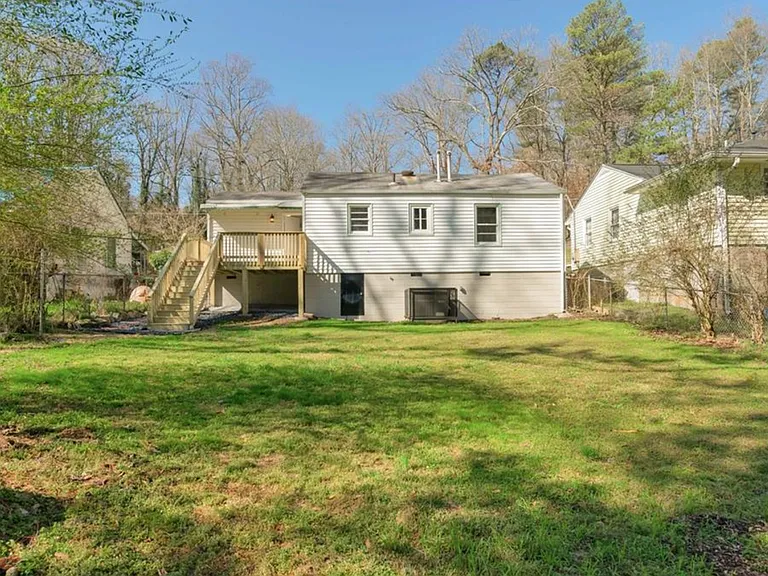 903 Edwin St NW — Photo 20