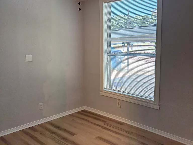 308 Ash St — Photo 9