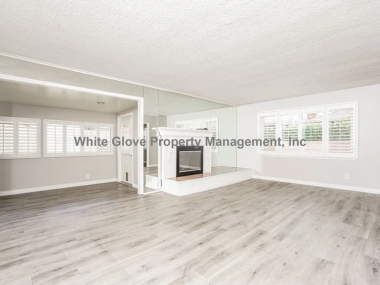 2623 Balfour Ave — Photo 2