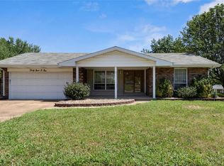 4901 Mattis Rd, Saint Louis, MO 63128