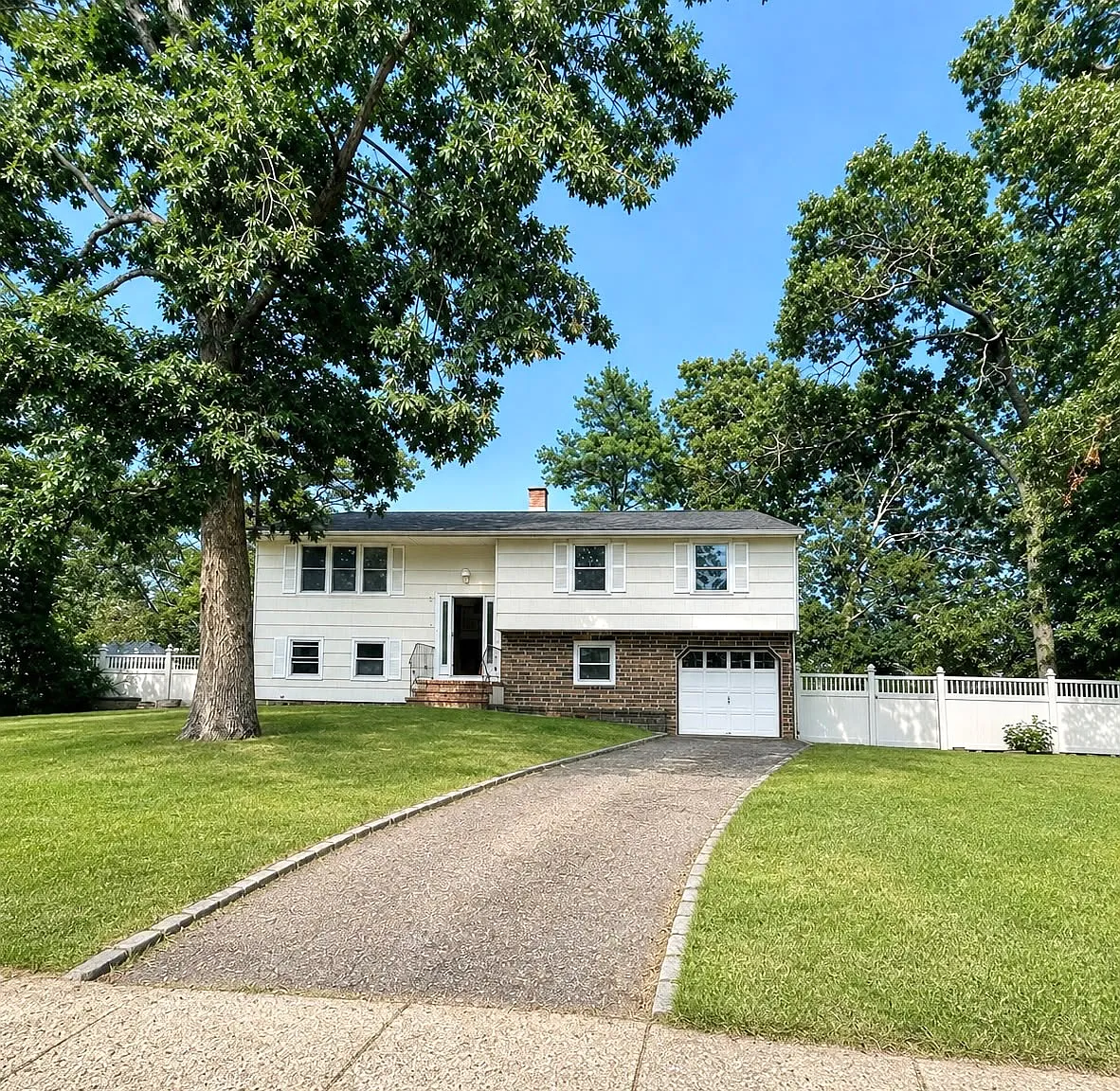 4 bed, 1990 sqft, $3,350 — Photo 2