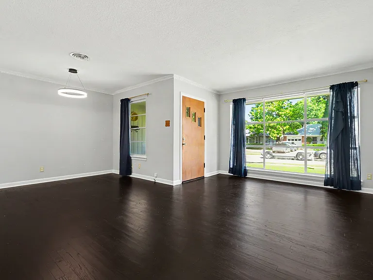 10028 San Lorenzo Dr — Photo 7
