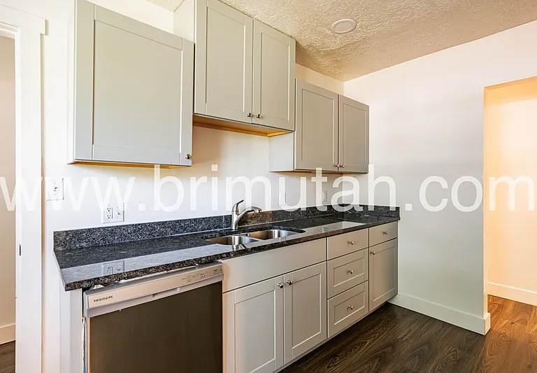 1189 S 1100 E — Photo 7