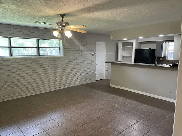 8915 Reamer St — Photo 3