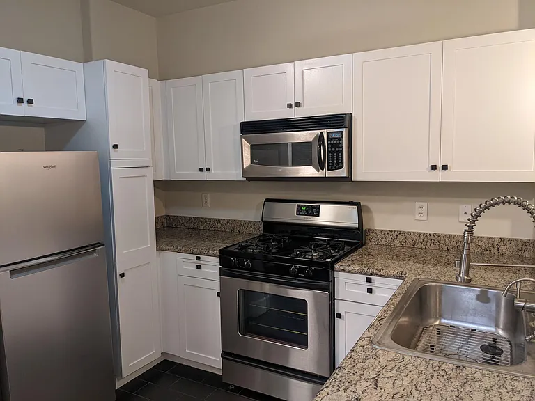 100 S Alameda St #371 — Photo 3