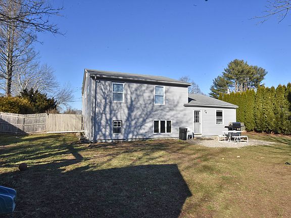 3rd image of 15 Canob Ln