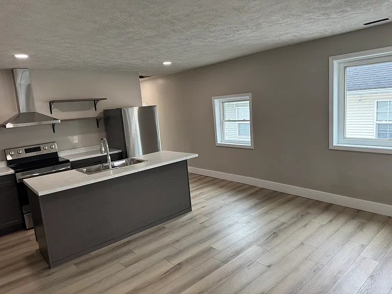 651 Musgrave Ct #5 — Photo 2