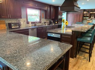 20 Blossom Ln, Brewster, NY 10509