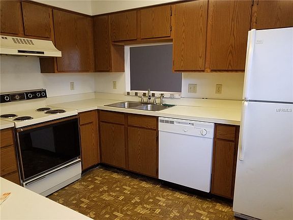4th image of 16860 Le Clare Shores Dr