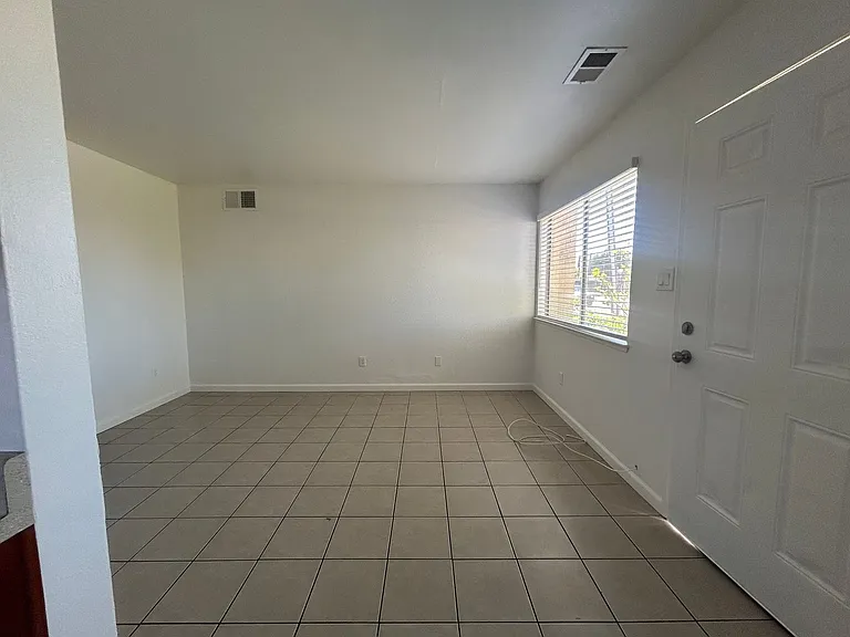 108 Grant Ave — Photo 8