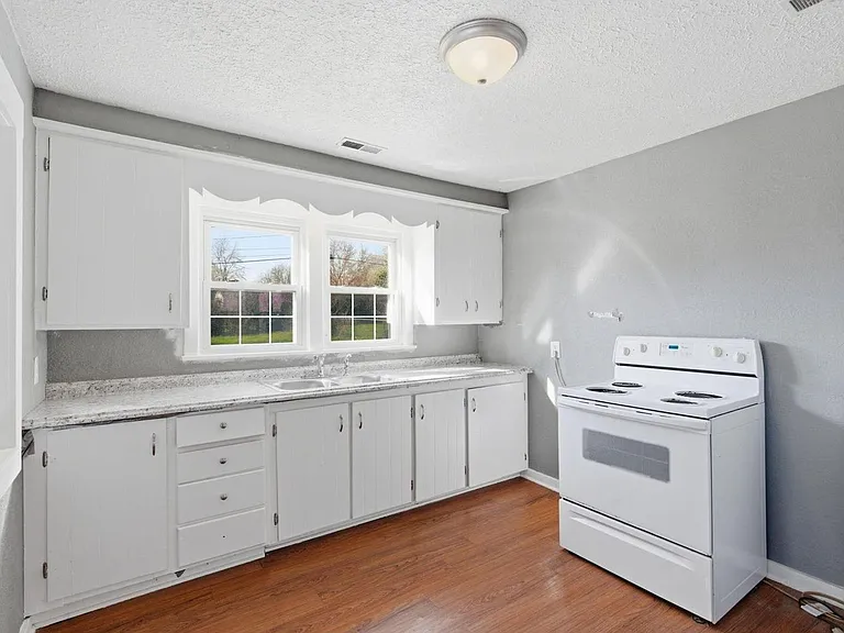1508 E Livingston St — Photo 8