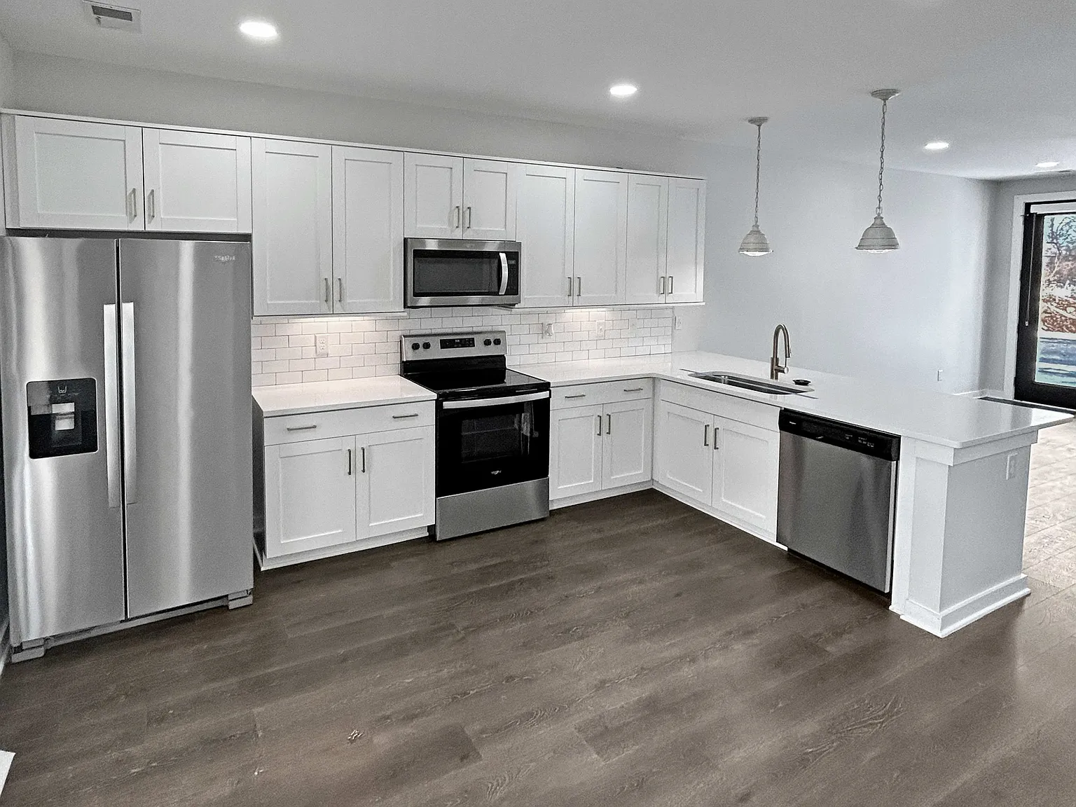 2 bed, 2.5 bath, 1219 sqft, $1,525 — Photo 2