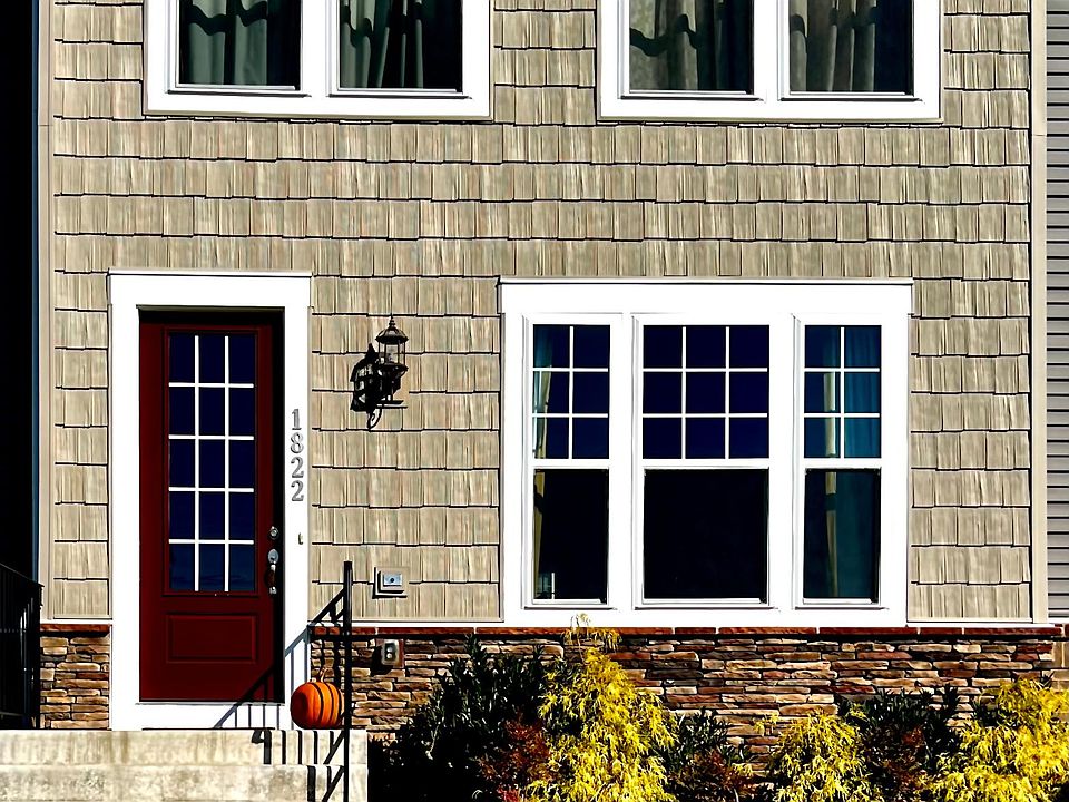 1st image of 1822 Briscoe Ln