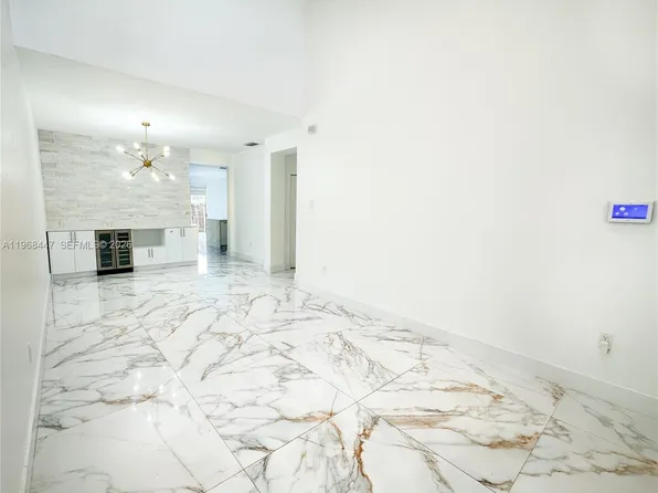 10728 NW 76th Ln #10728, Medley, FL 33178