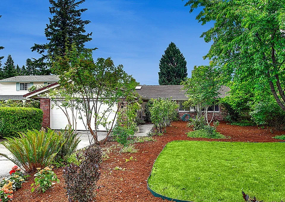 834 171st Pl NE