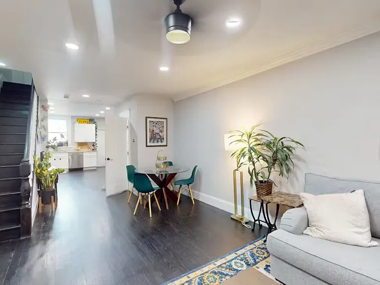 20 N Clinton St — Photo 8