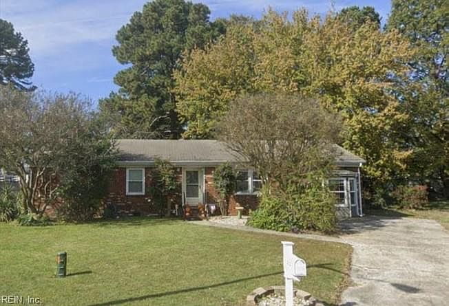 1st image of 212 Newberry Ct