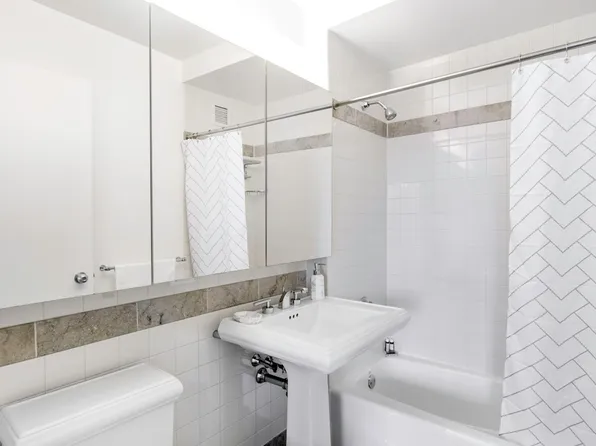 500 West 56th Street image 3 of 15