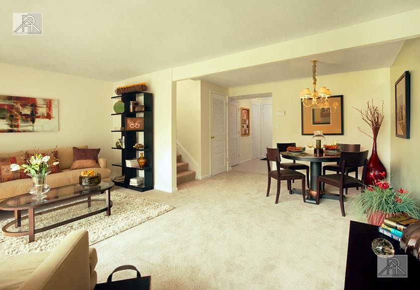 1st image of 68 Plymouth Dr APT 1B