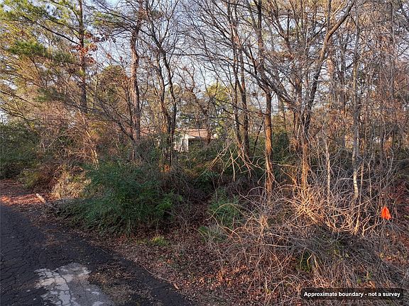 4th image of 144 Circle Dr