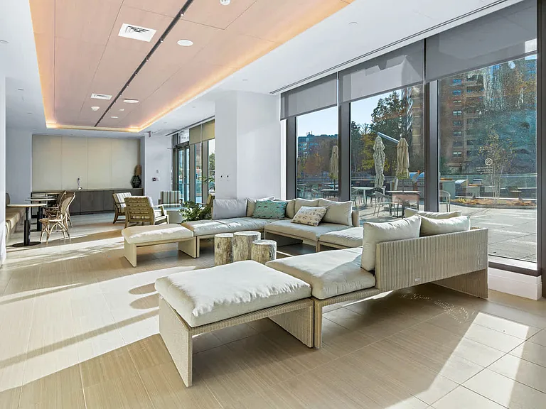 Terrace Lounge