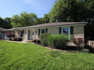 717 Shallowford Dr, Ballwin, MO 63021