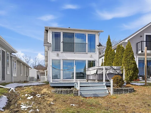 8929 Waruf Ave, Portage, MI 49002