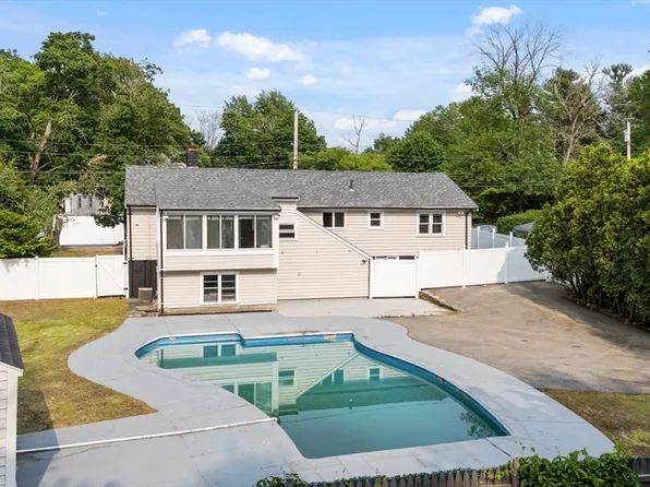 123 Walnut St, Saugus, MA 01906