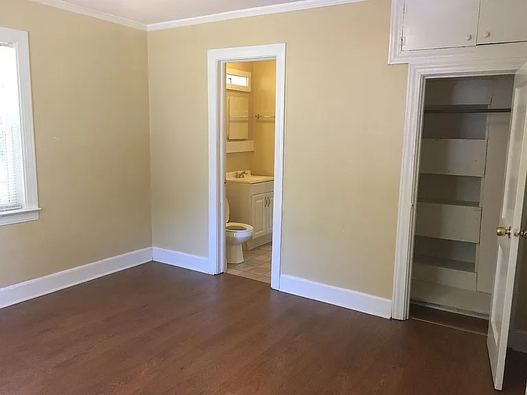 24 Prancer Ave — Photo 4