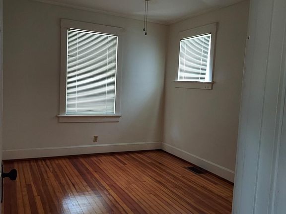 3rd image of 3576 Heekin Ave