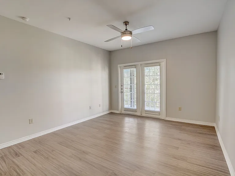 Oasis at Plum Creek Apartments — Photo 35