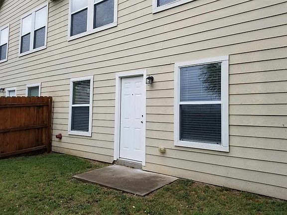 4th image of 702 Claremont Pkwy