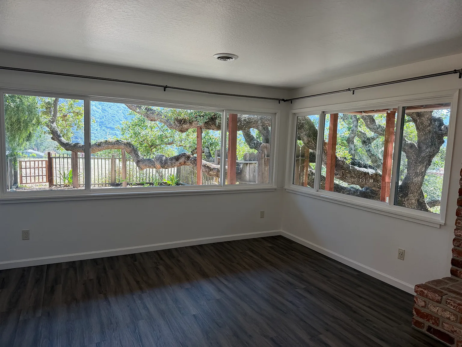 2 bed, 885 sqft, $3,395 — Photo 2