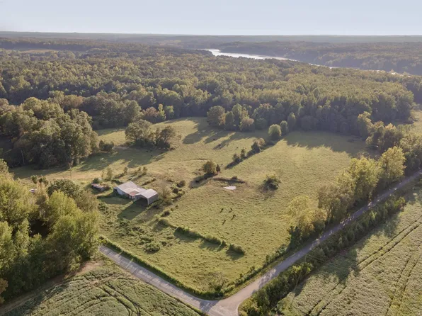 950 McCree Rd, Paris, TN 38242