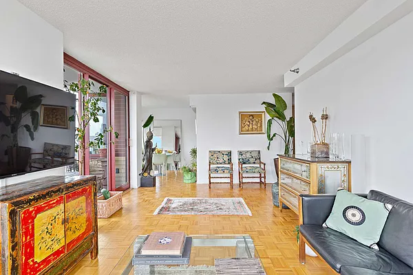 Sold by Nest Seekers International | media 3