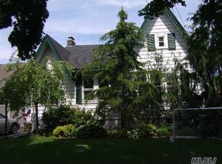 85 Central Pkwy, Merrick, NY 11566