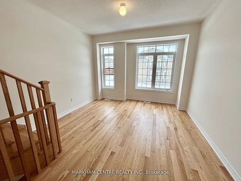 939 Crowsnest Holw — Photo 6
