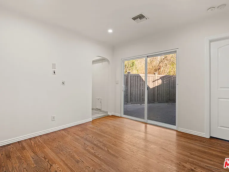 4530 Bakman Ave — Photo 7