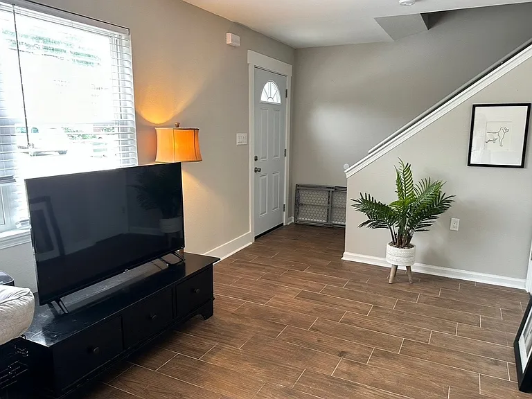 6477 N Concord Way — Photo 3