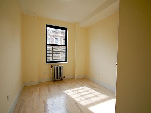 5th image of 629 W 173rd St APT 5G