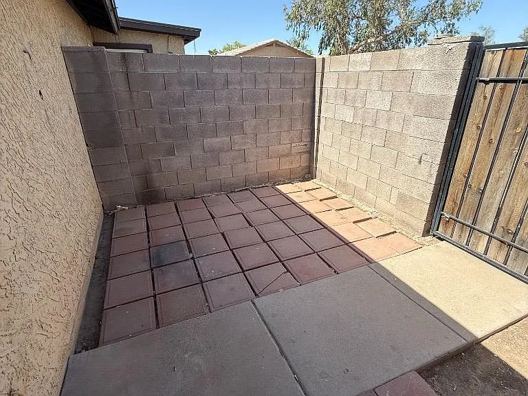 61 W Inglewood St #3 — Photo 15