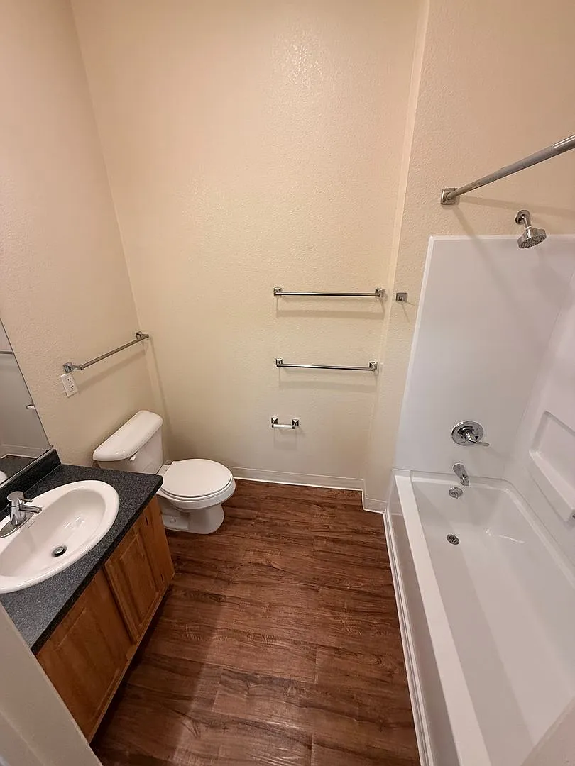 Lenzen Square Apartments — Photo 3