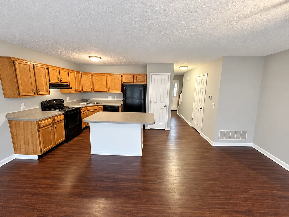 202-210 Pepperwood Ct