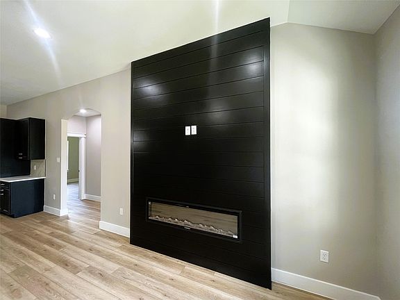 5th image of 8914 Ivy Spring Ln