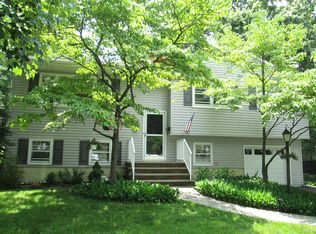 119 Valley Brook Ct, Middlesex, NJ 08846