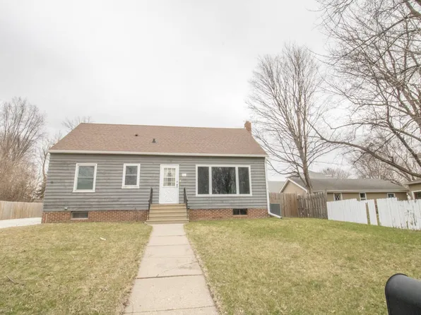210 W Adams Ave, Luverne, MN 56156