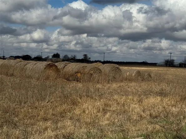 1050 County Road 201, Weimar, TX 78962